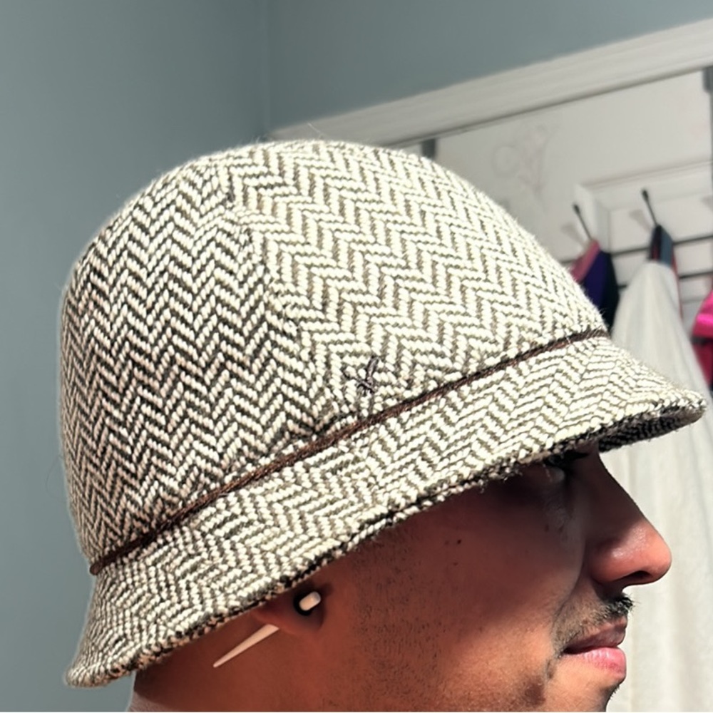American eagle outfitters bucket hat